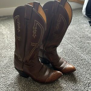 Vintage Tony Lama Cowgirl boots. Yeahaw!